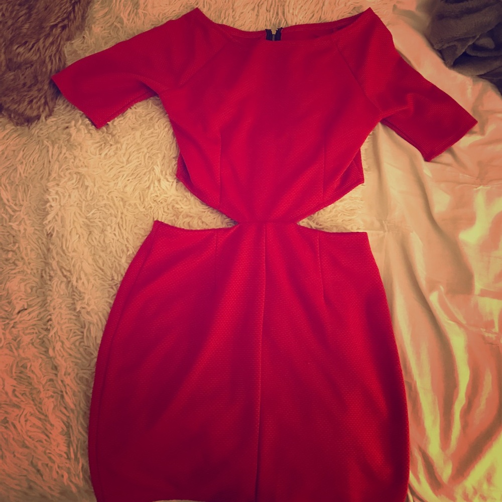 Short red dress with cutout