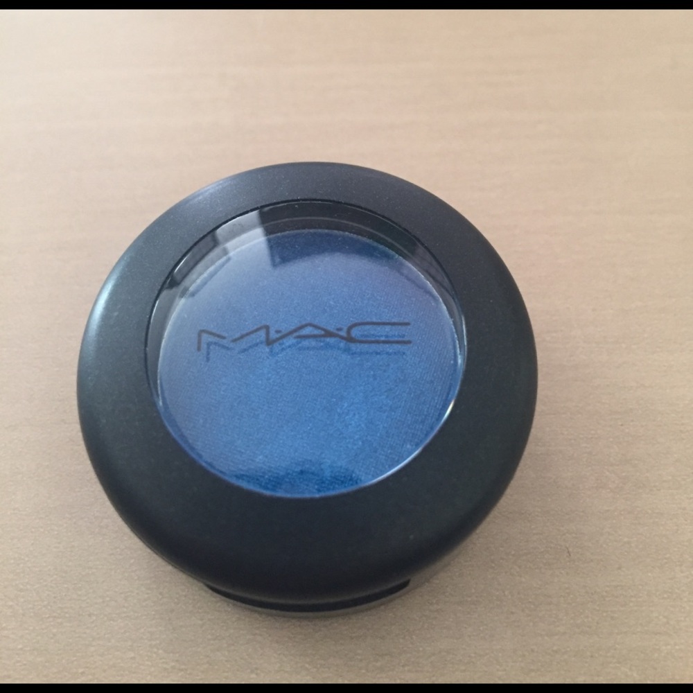 💙 MAC Cosmetics Eye Shadow - How Royal