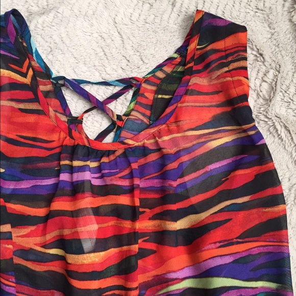 Colorful blouse tank with Tie back - Picture 2 of 3