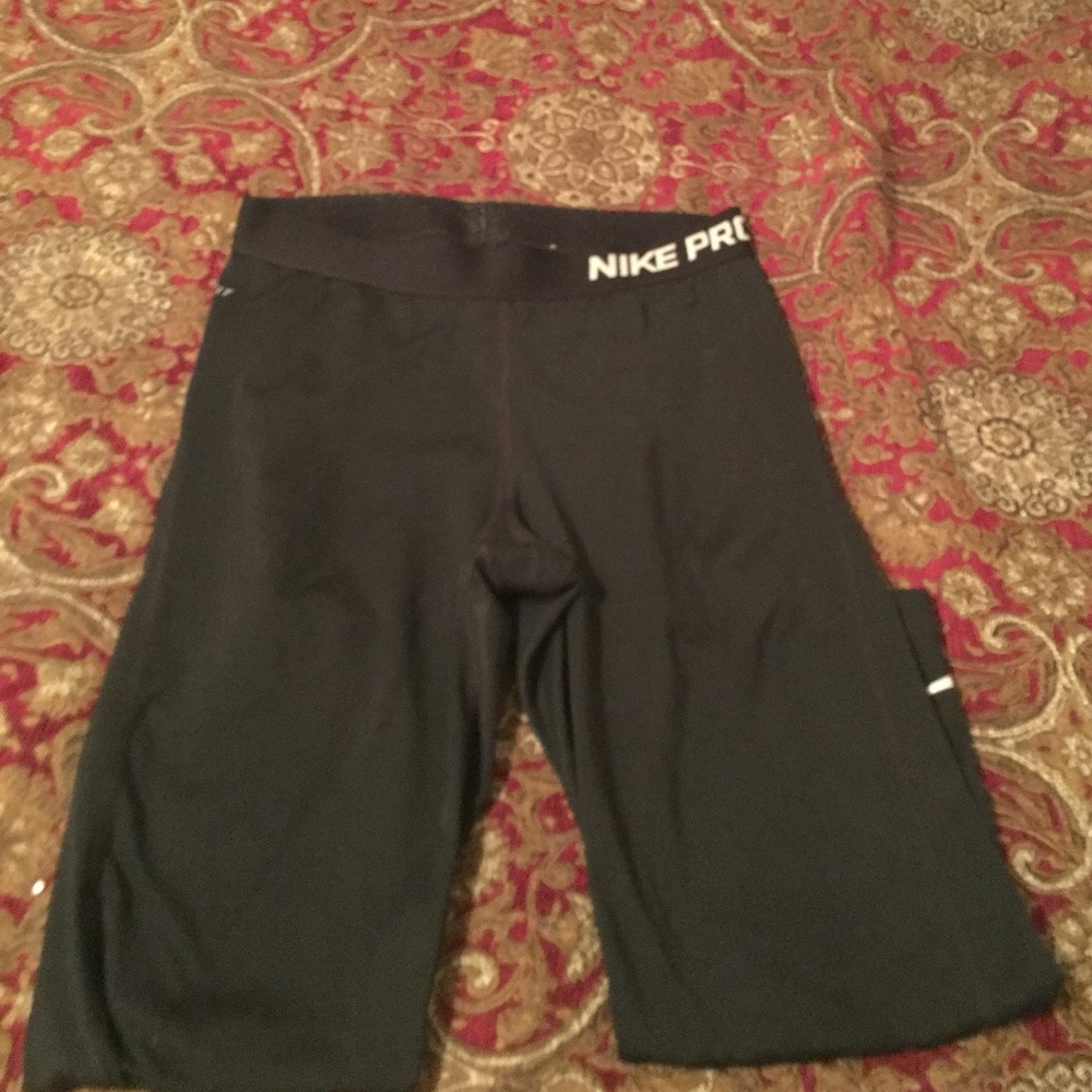 Black Nike Capri legging