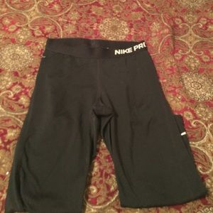 Black Nike Capri legging