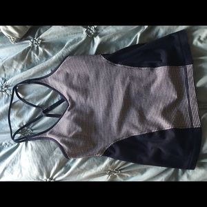 Lululemon top size 4