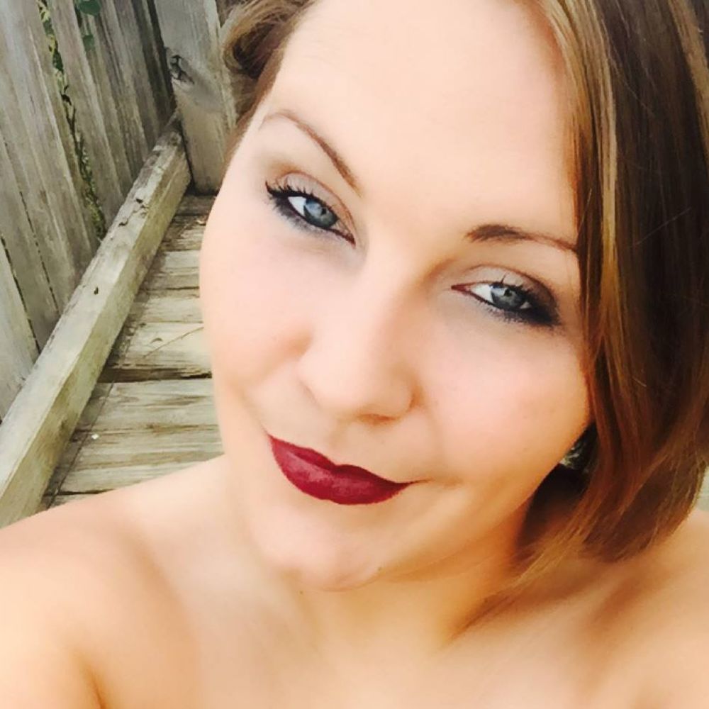 Meet your Posher, Halie