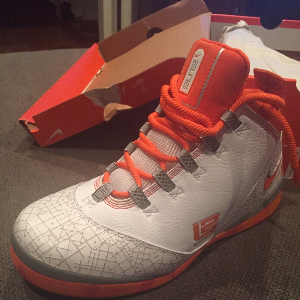 NIKE ZOOM SOLDIER II TB