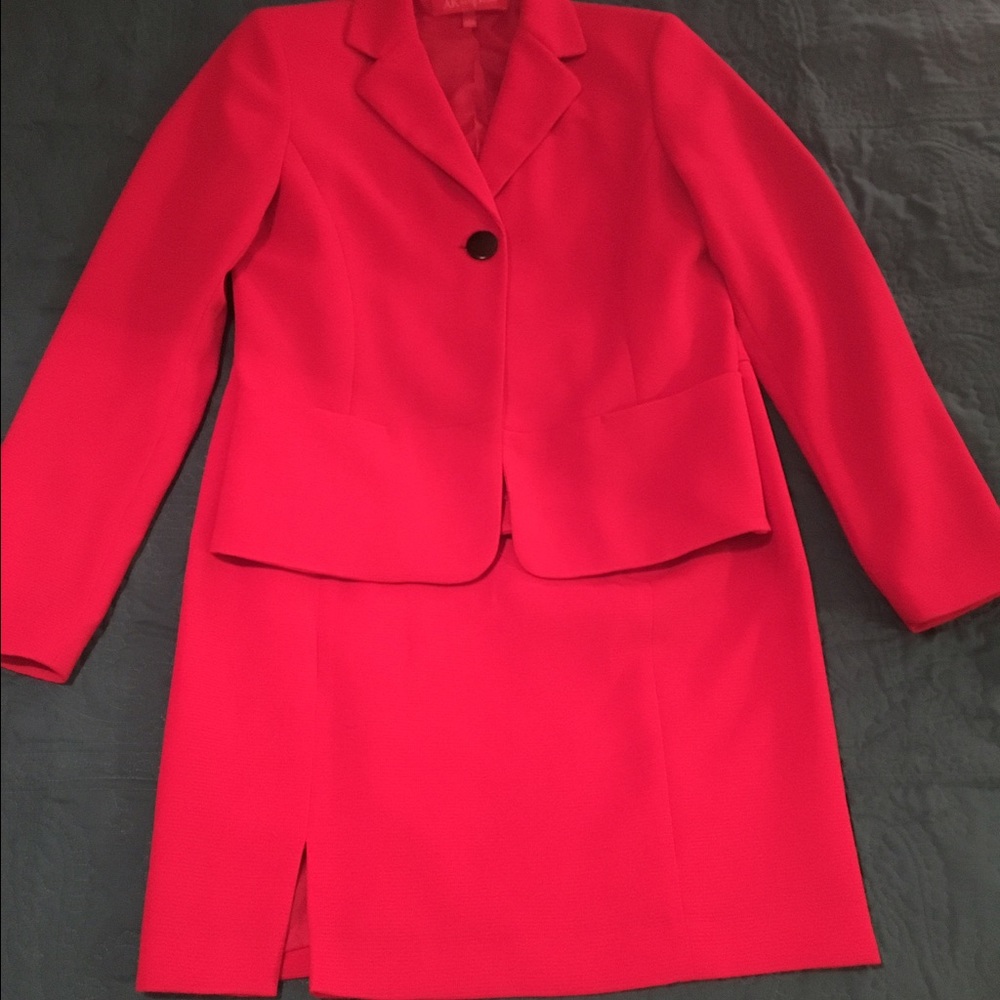 Red Anne Klein Suit
