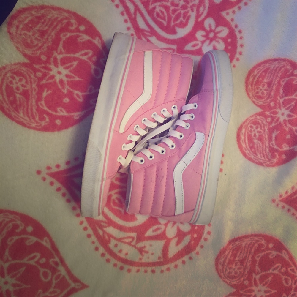 Pink and white Sk8-Hi vans
