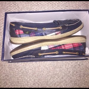 Pearlfish navy and plaid size 11 sperry top siders