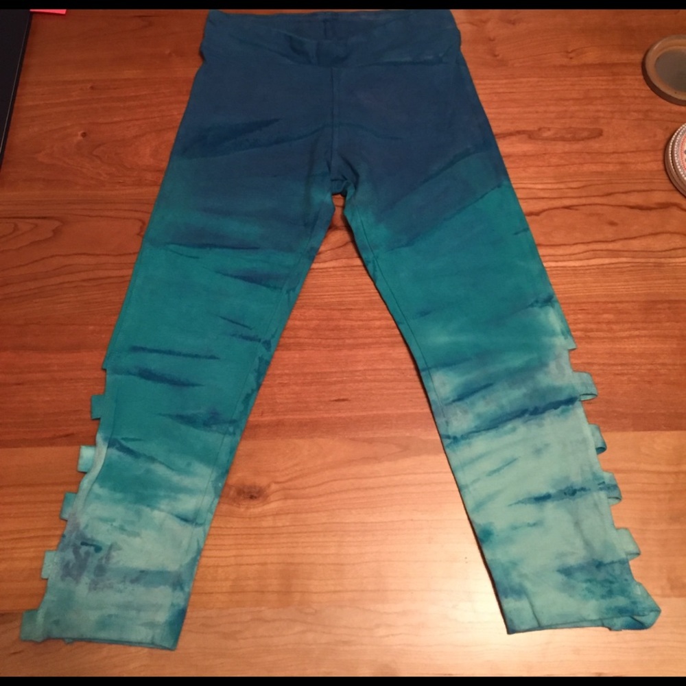 Hard tail yoga capris