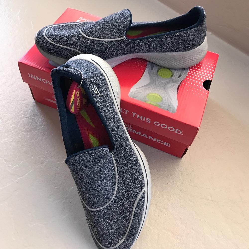Skechers Go Walk
