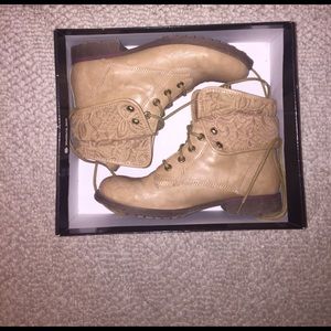 Size 7.5 Rock and Candy tan booties