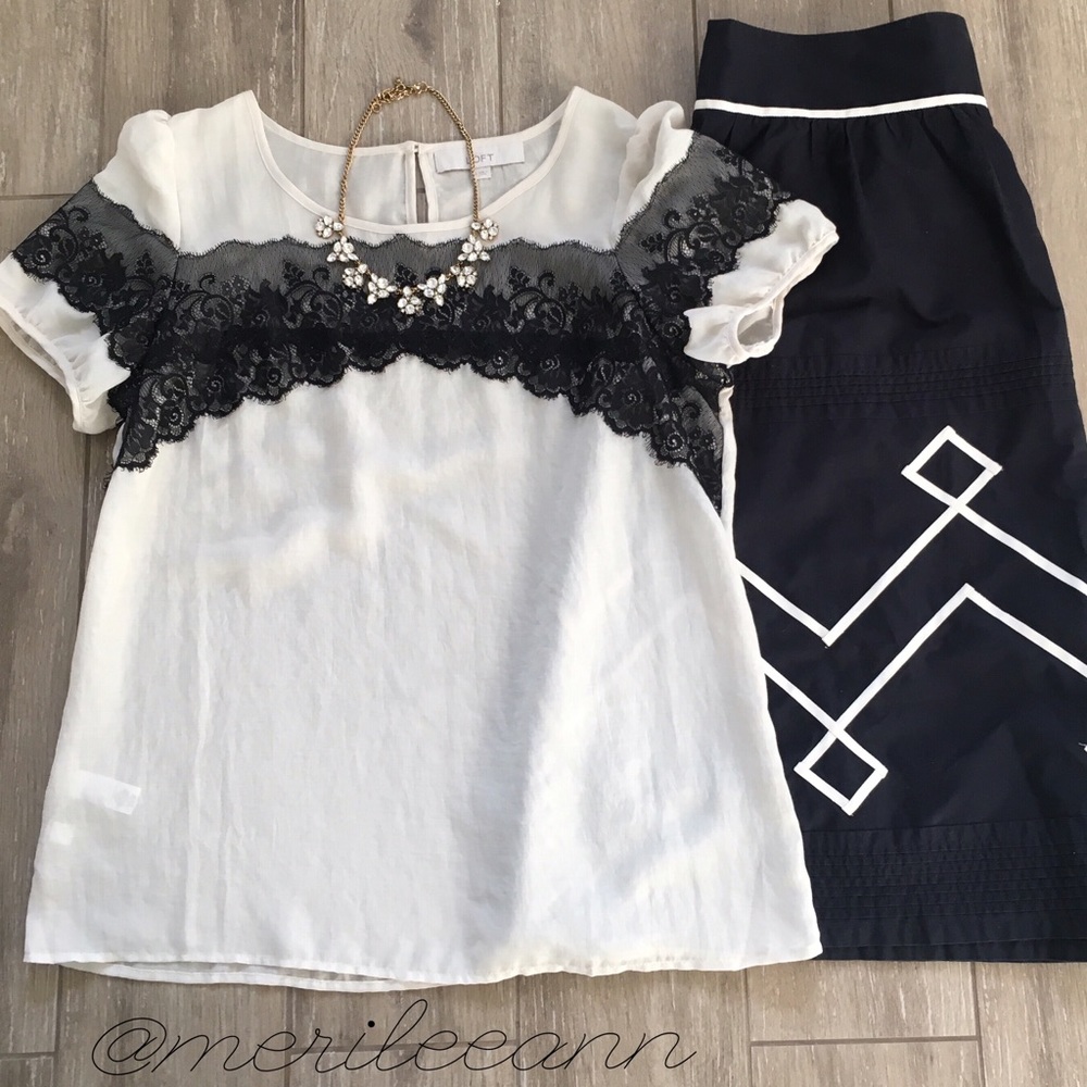 Bundled 🌟 LOFT Lace Trim Top - Picture 1 of 2
