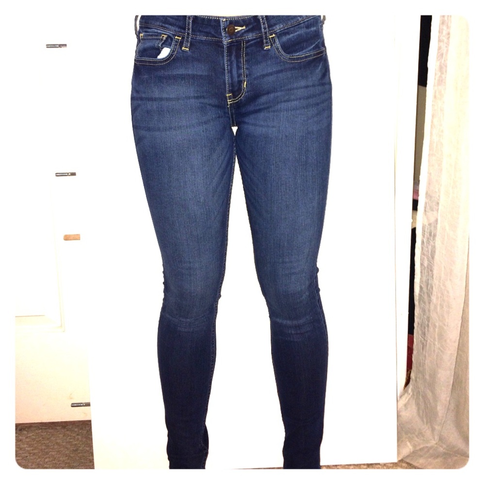 Dark wash Hollister jeans
