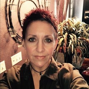 Meet your Posher, Stephany