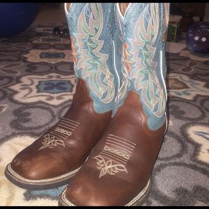 Tony Lama gorgeous boots!