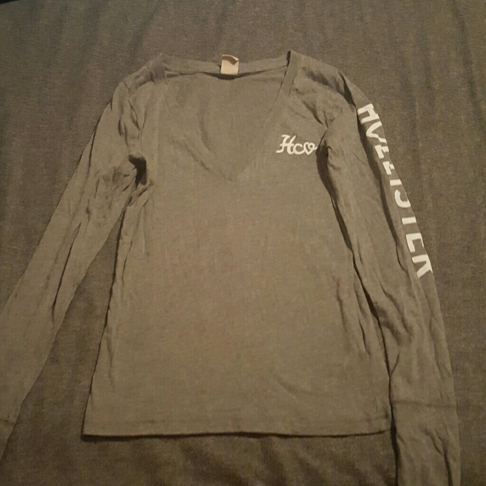 Hollister long sleeve size : L