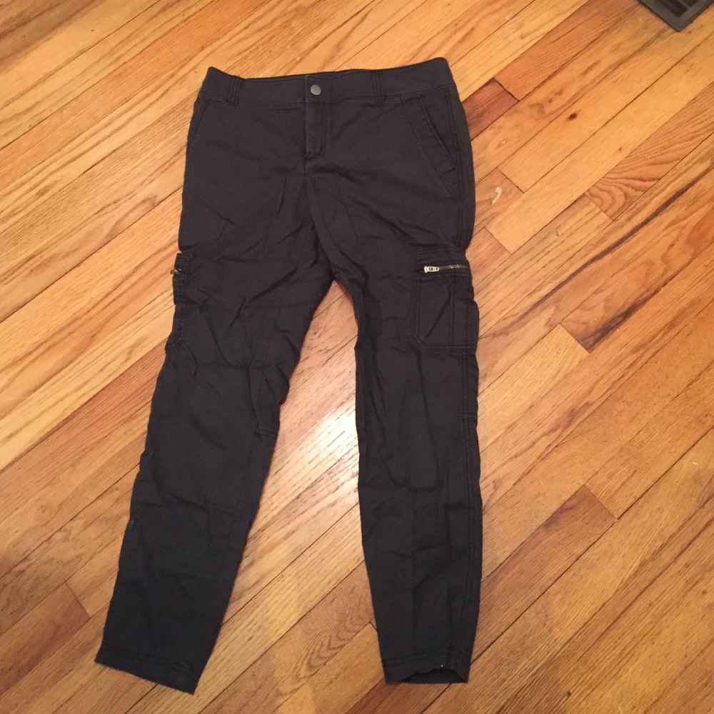 Athleta slim fit cargo capris