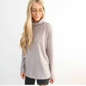Gorgeous Sweater 1 HOUR SALE