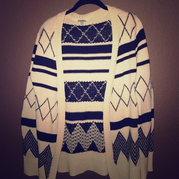 Sweater - Picture 1 of 1