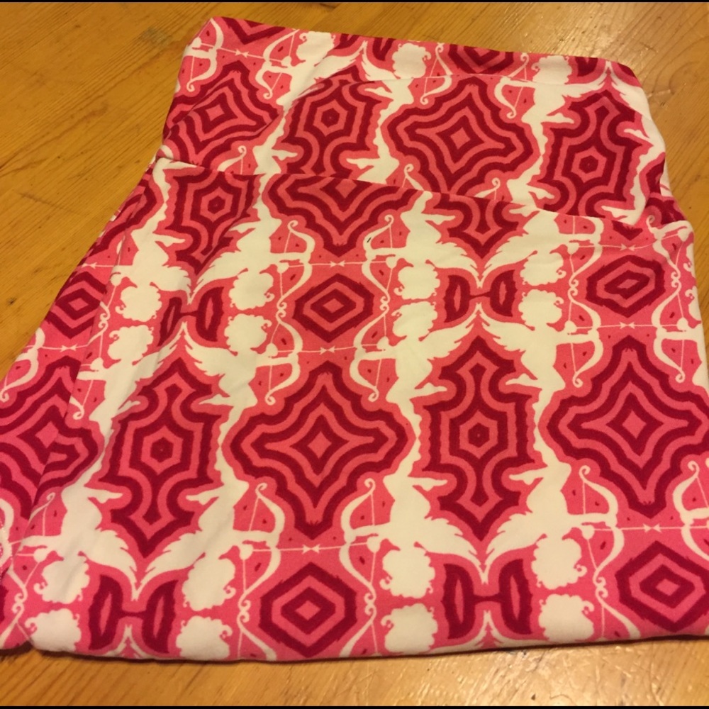 🎉SALE🎉BNWT LULAROE VALENTINES CUPID TC LEGGINGS