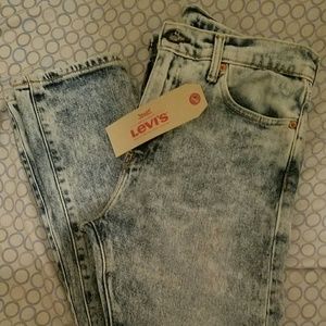 Levi Jean's