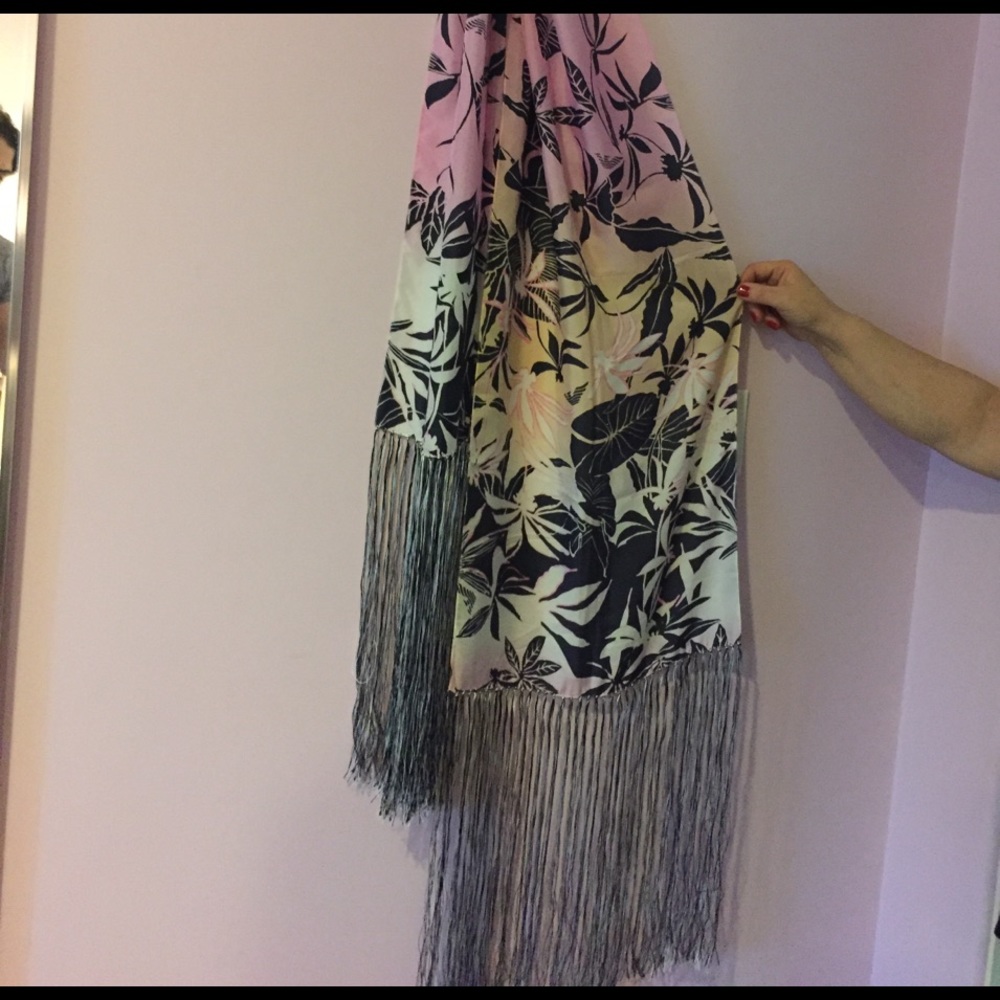 Silk Giorgio Armani shawl