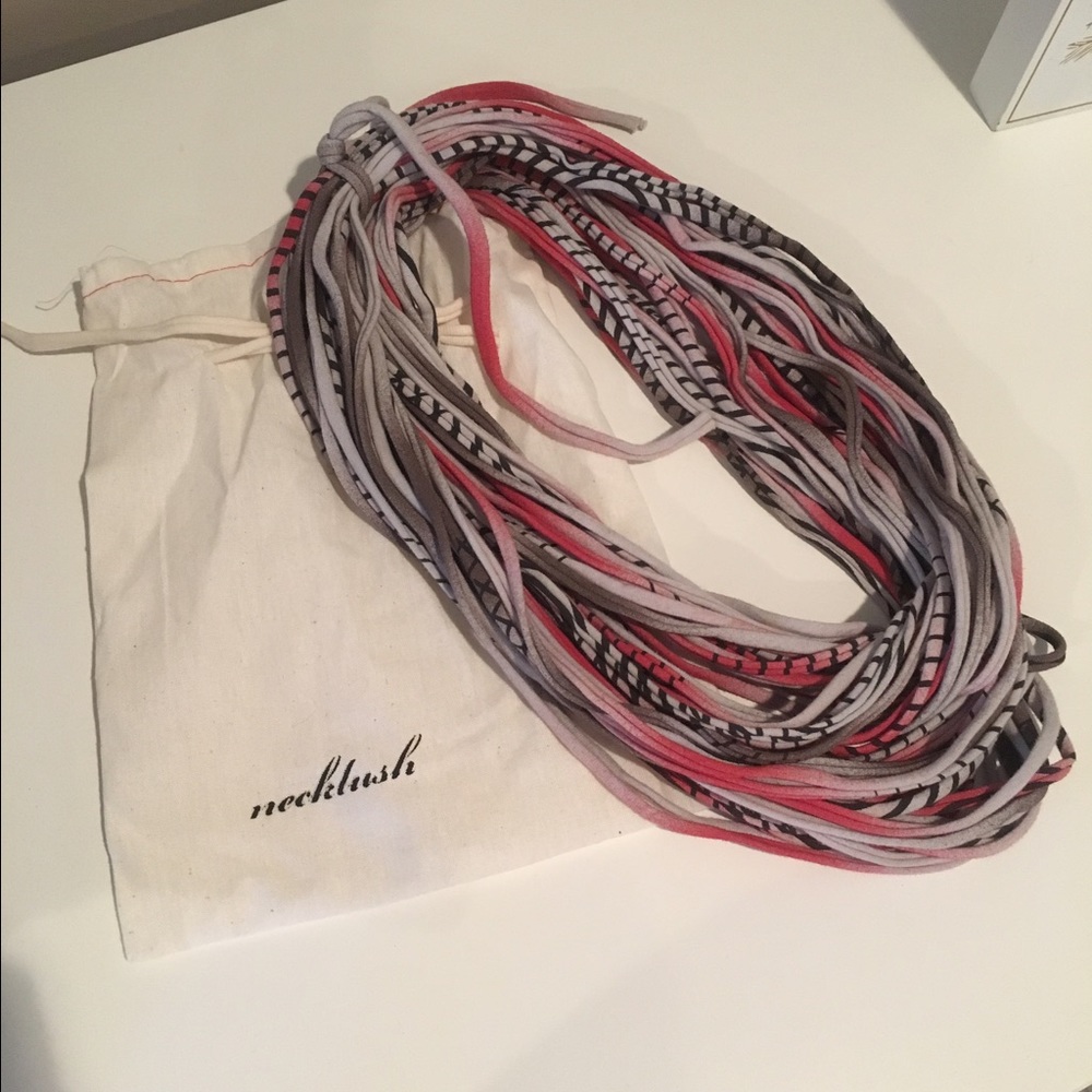 Necklush
