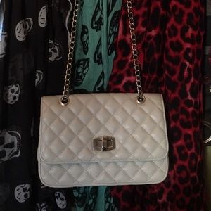 EXPRESS Quilted Chain Strap Shoulder Bag