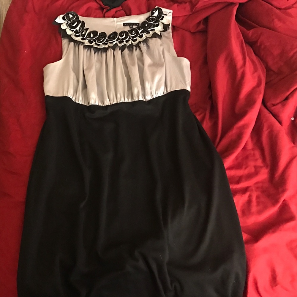 Silver and black dress sz 18