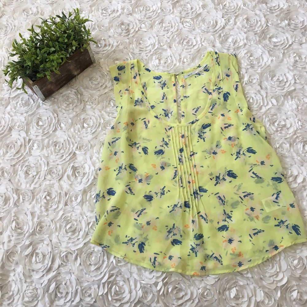 ✨SALE Anthropologie Kimchi Blue Spring Floral Tank