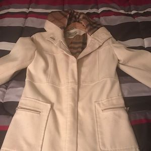 Burberry Winter coat color (cream_beige)
