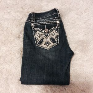 LA idol jeans and black cross shirt!