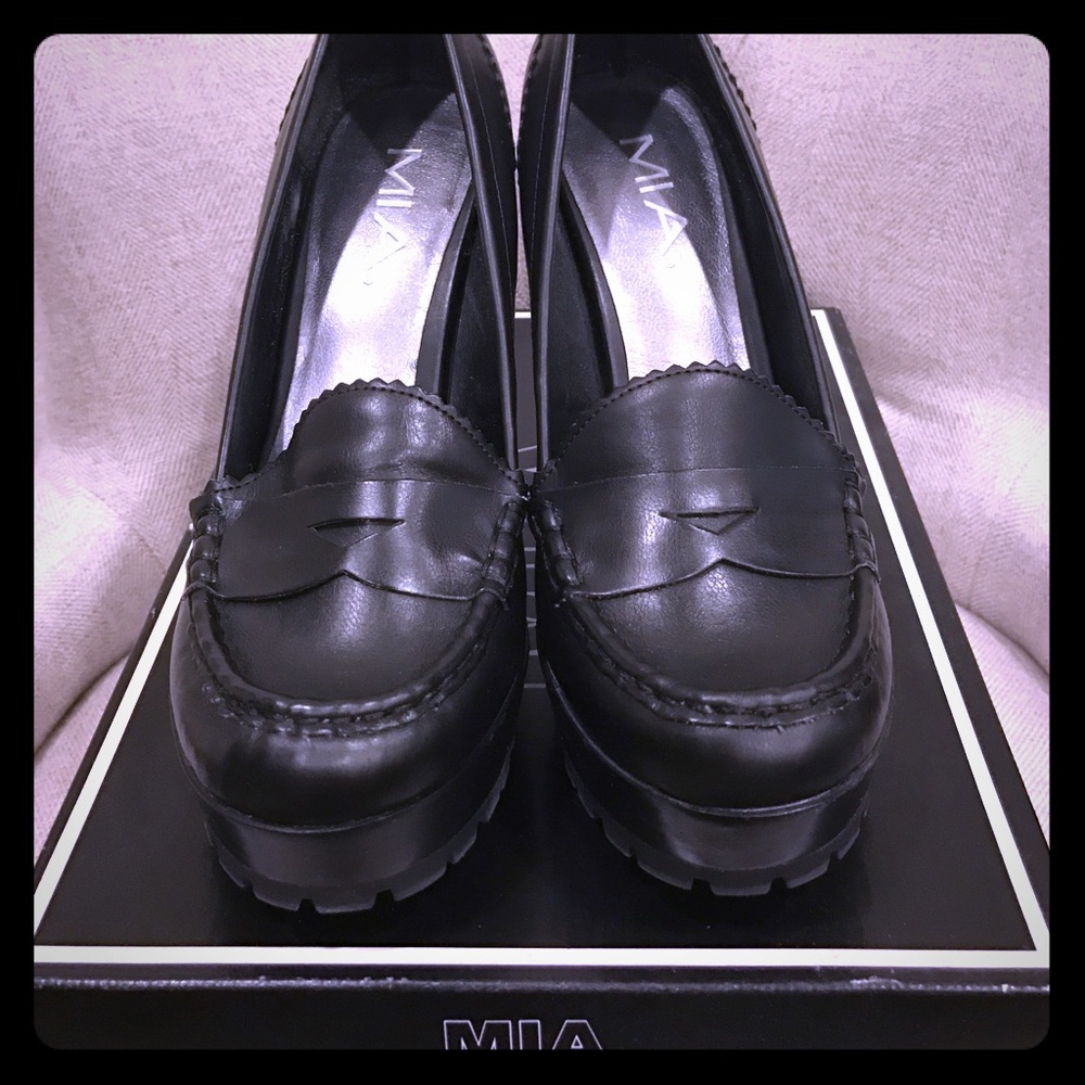 MIA Black Loafer Platform