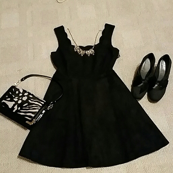 CLEARANCE Lulu's  Skater Dress - Picture 4 of 4