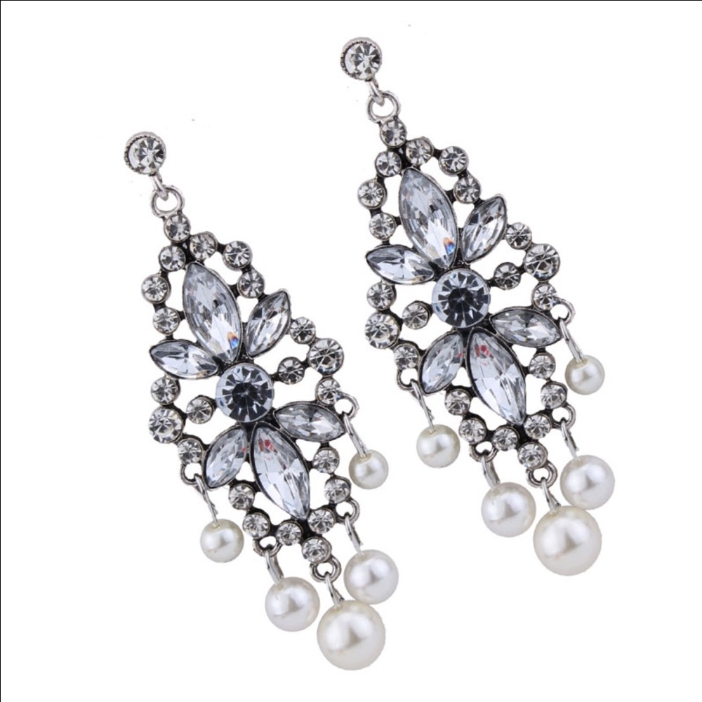 New Beautiful Dangle Statement Earrings