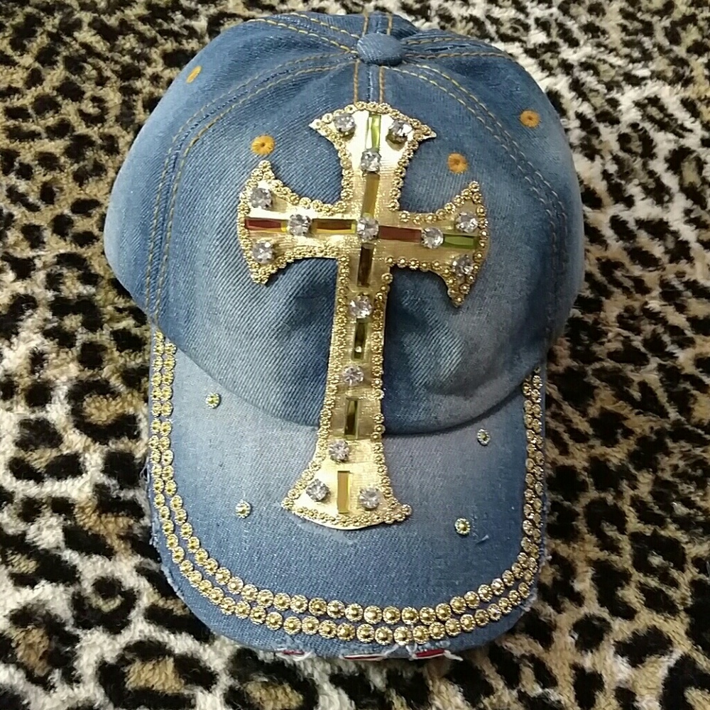 NWOT DENIM DISTRESSED BLING CAP