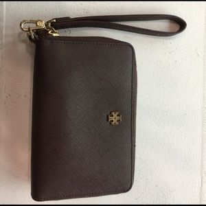 AUTHENTIC Tory Burch wallet/wristlet