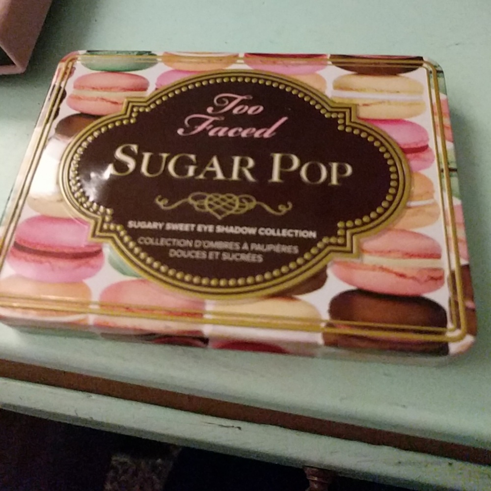 Sugar pop eye pallet used lightly.