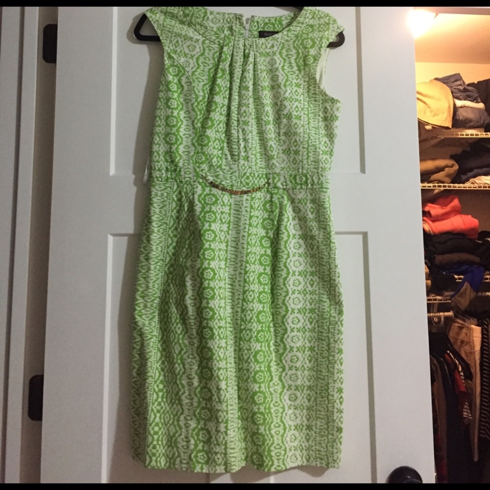Great condition spring sheath dress
