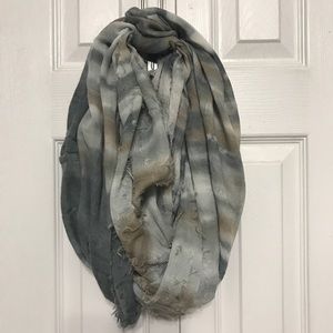 NWOT Gray and gold cowl scarf