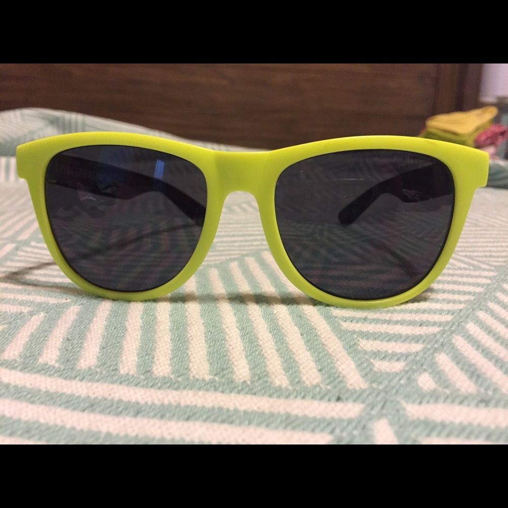 Victoria's Secret PINK sunglasses!  😎 NWT