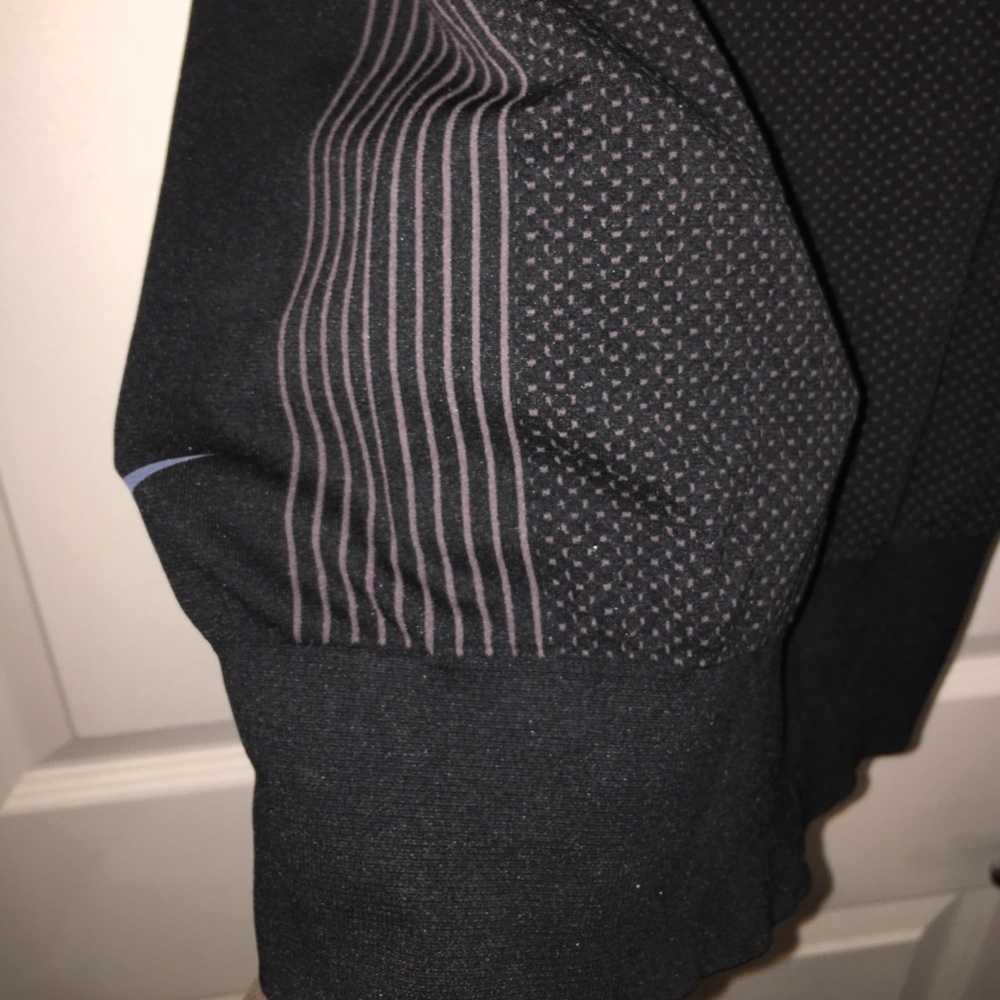 NWT Nike DRI-fit top, sz XS - Picture 3 of 5