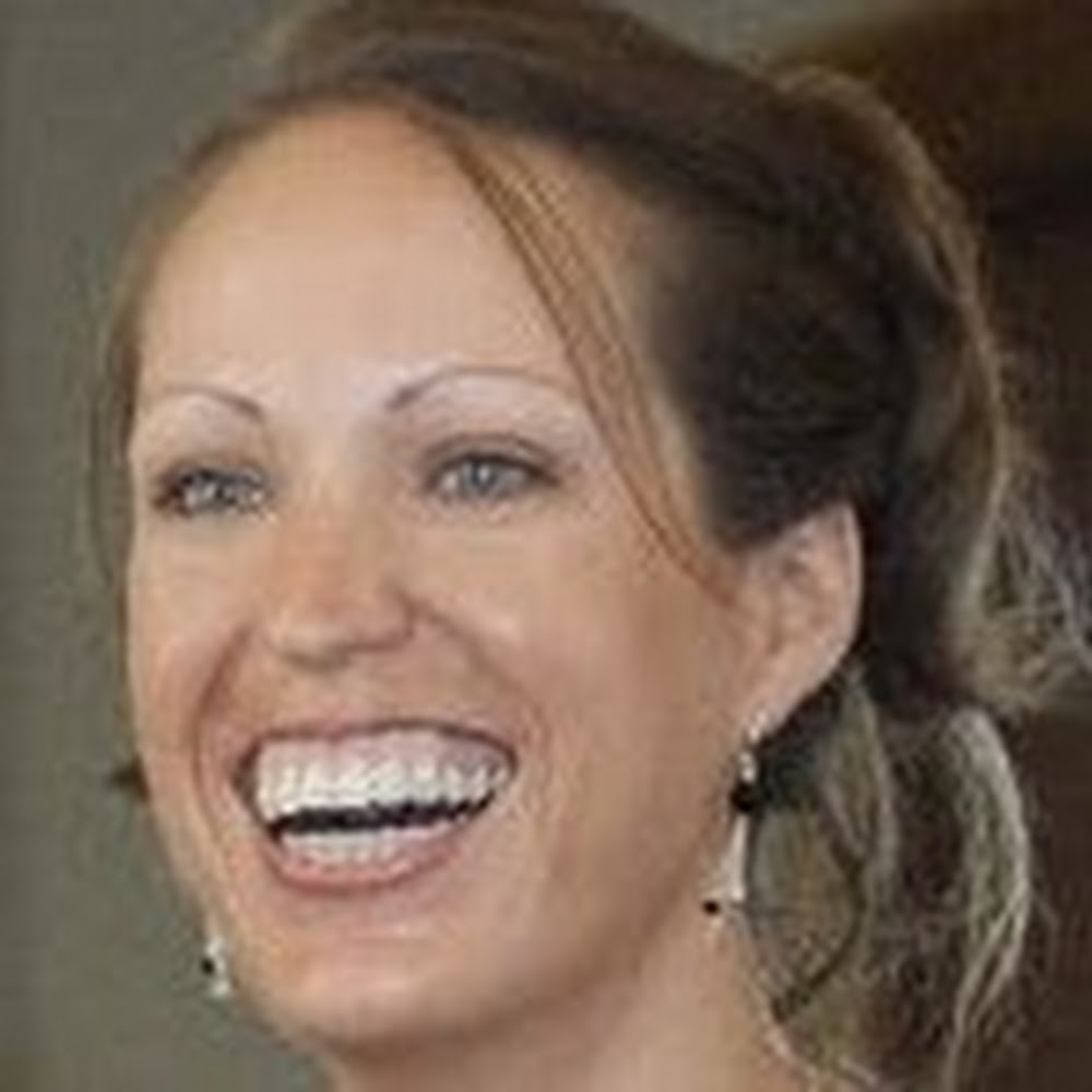 Meet your Posher, Holly