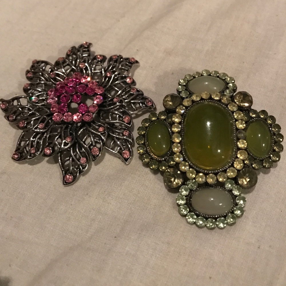 Broaches