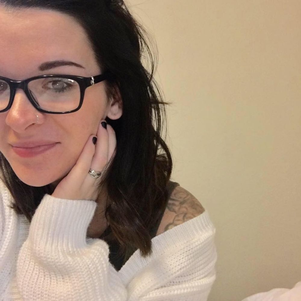 Meet your Posher, Caitlin