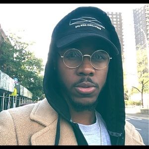 Meet your Posher, Charlucci