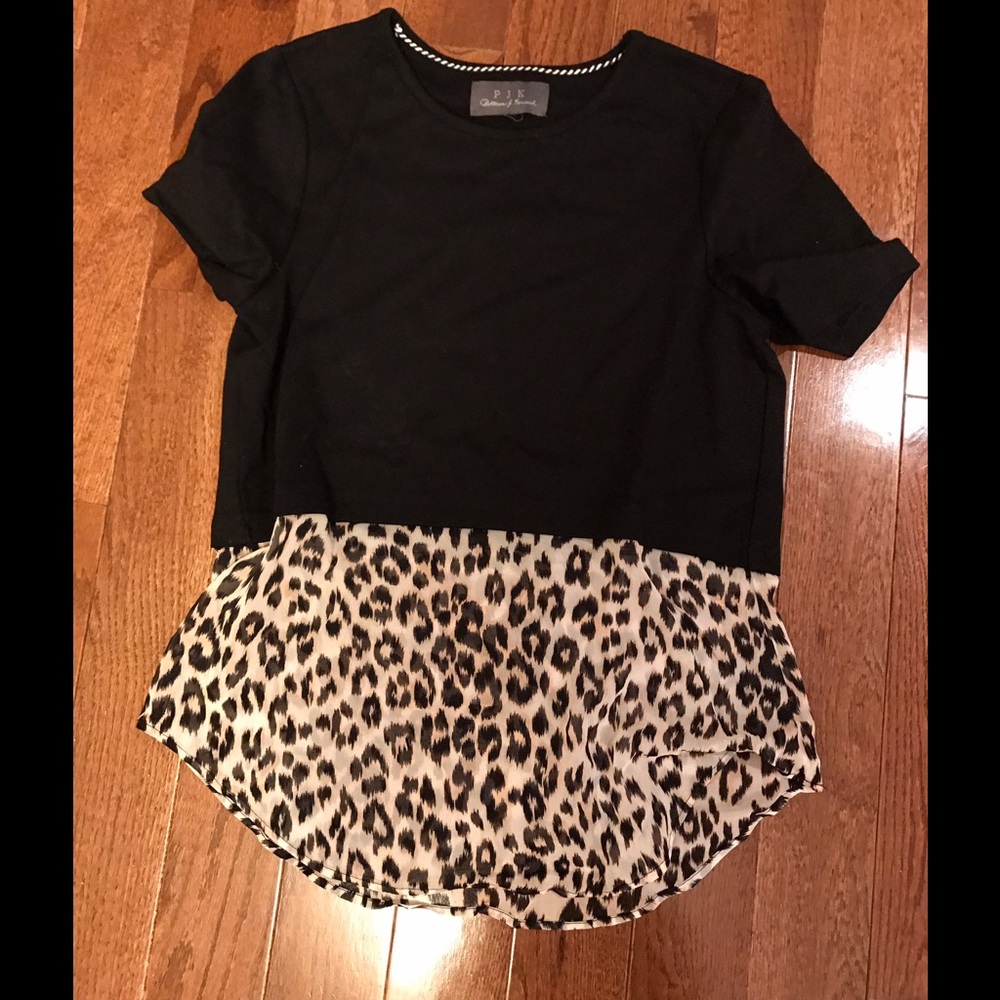 Cute never worn top