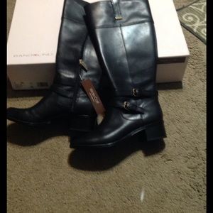 Bandolino Black Leather Boots
