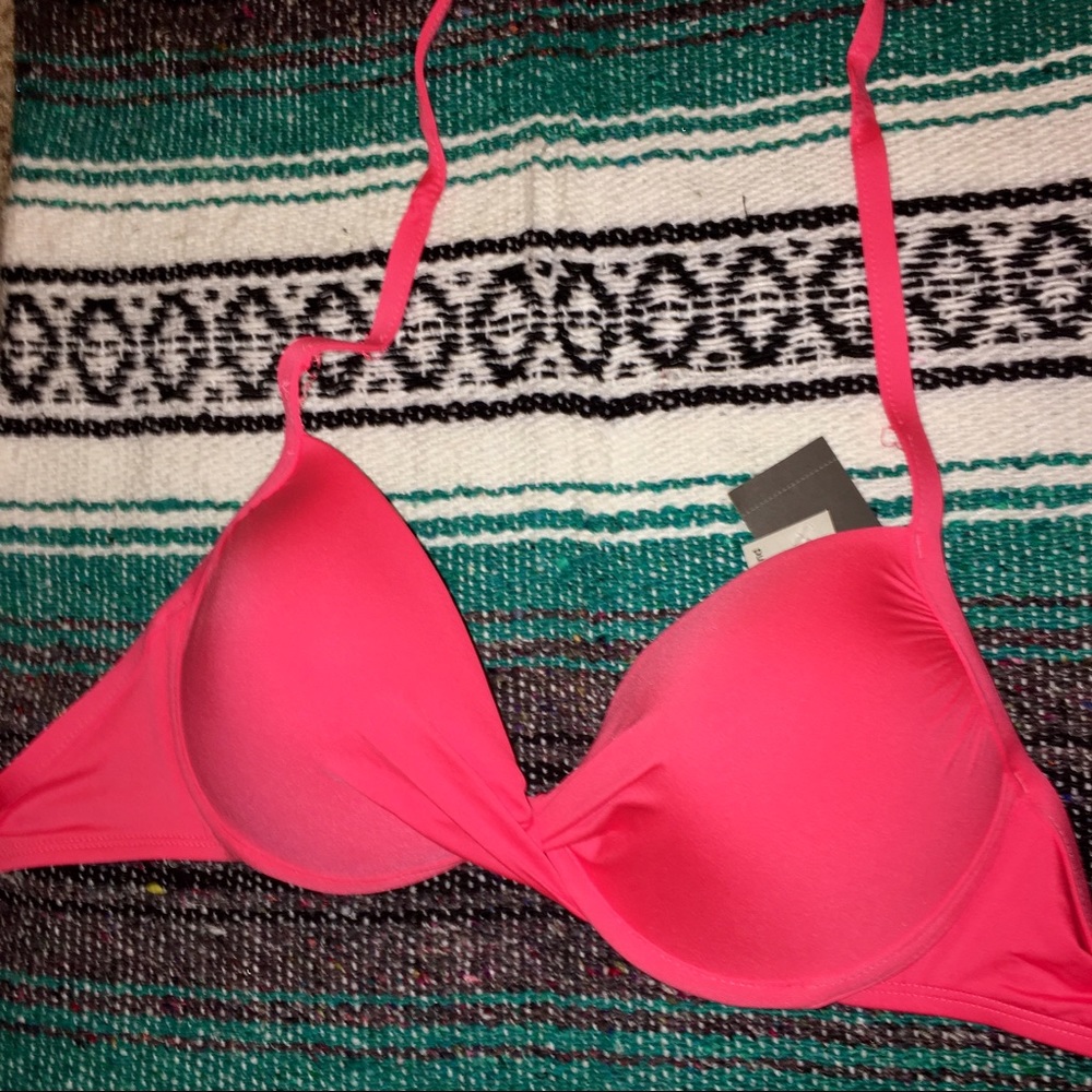 Pink push up bikini top🏝