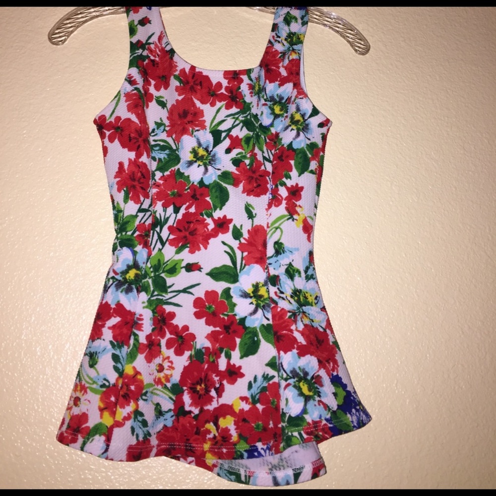Fitted floral top