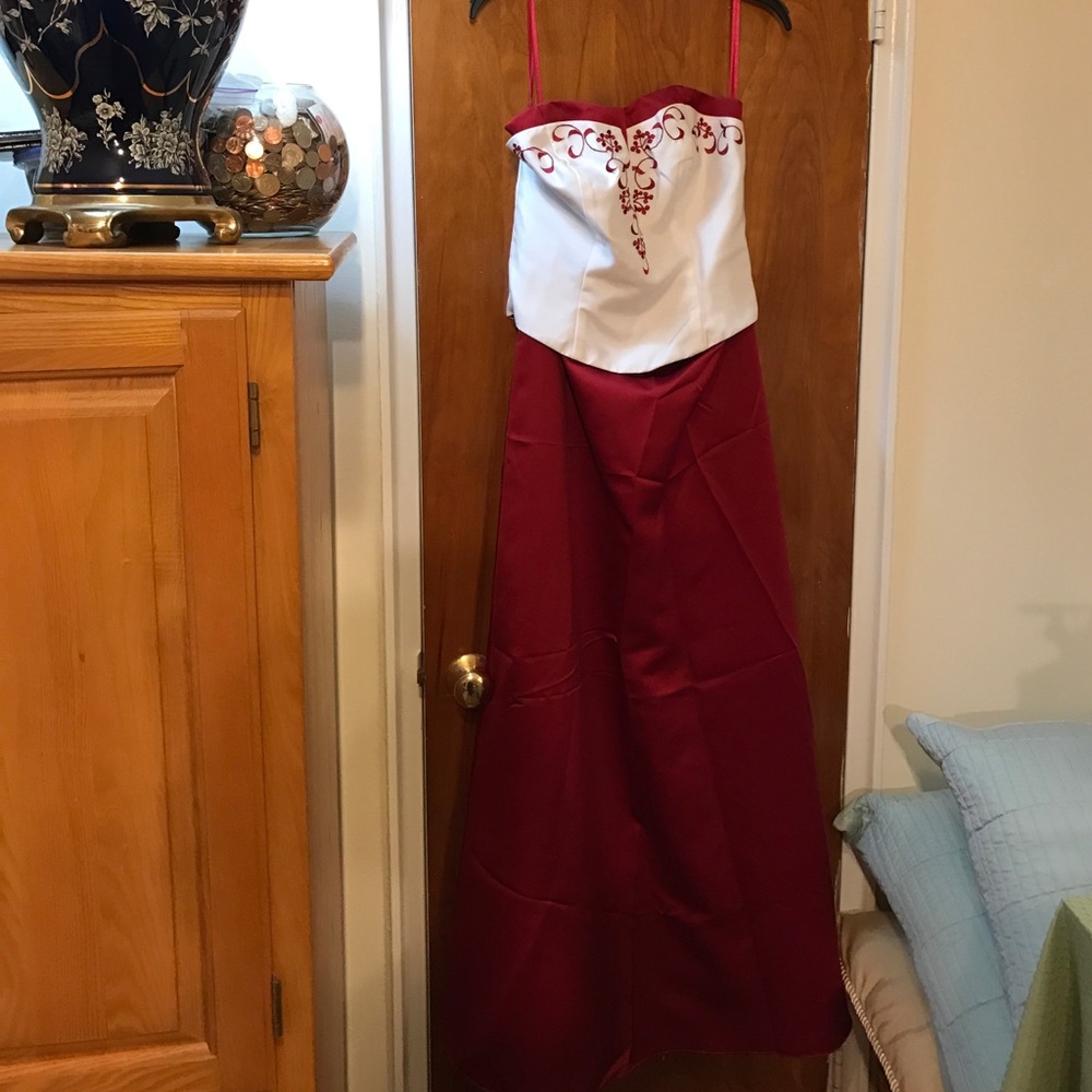 Burgundy 2-piece bridesmaid dress